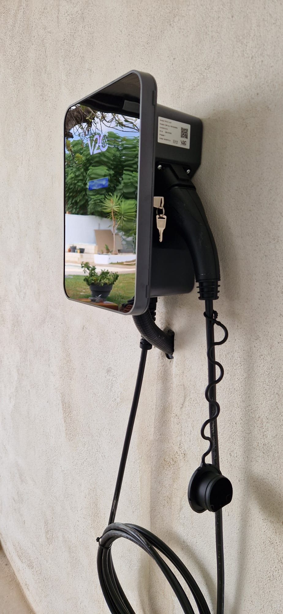 Cargador instalado en vivienda unifamiliar por Pistris Energy